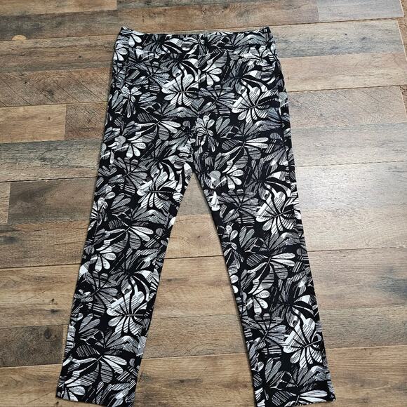 Chico's Travelers Womens Pants High Rise Black White Floral Ankle Pull On Medium - Picture 3 of 16